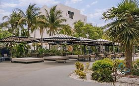 Kenmore Village Hotel, South Beach